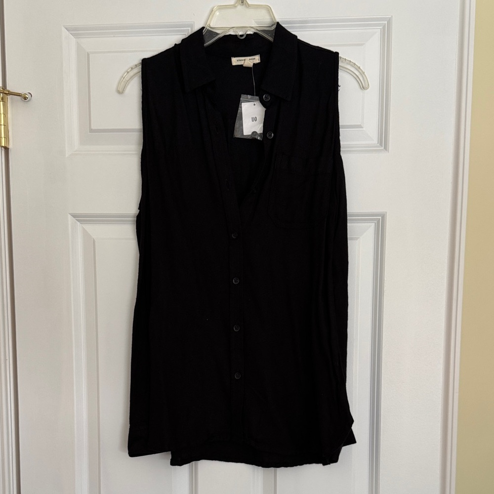 Silence + Noise Black Sleeveless Button-Down Shirt